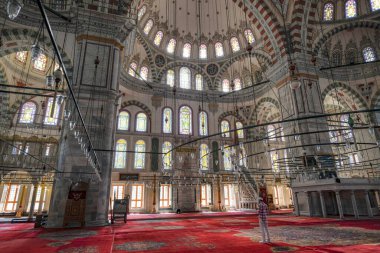 İstanbul, Türkiye - 25 Eylül 2024: Fatih Camii veya İstanbul Fatih ilçesindeki Fatih Camii.