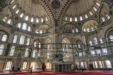 İstanbul, Türkiye - 25 Eylül 2024: Fatih Camii veya İstanbul Fatih ilçesindeki Fatih Camii.