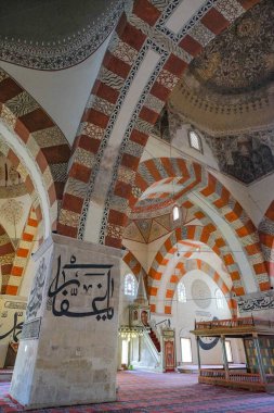 Edirne, Türkiye - 1 Ekim 2024: Eski Cami, Edirne, Türkiye 'de 15. yüzyıl başlarındaki Osmanlı camii..