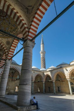 Edirne, Türkiye - 3 Ekim 2024: Edirne, Türkiye 'deki Uc Serefeli Camii veya Üç Balkon Camisi.