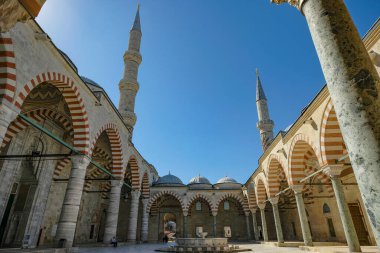 Edirne, Türkiye - 3 Ekim 2024: Edirne, Türkiye 'deki Uc Serefeli Camii veya Üç Balkon Camisi.