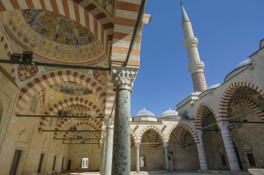 Edirne, Türkiye - 3 Ekim 2024: Edirne, Türkiye 'deki Uc Serefeli Camii veya Üç Balkon Camisi.