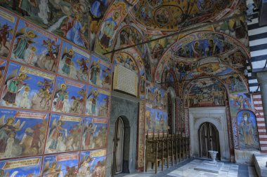 Rila, Bulgaristan - 12 Ekim 2024: Bulgaristan 'daki Rila Manastırı.