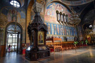 Sofya, Bulgaristan - 21 Ekim 2024: Saint Nedelya Katedrali Bulgaristan 'ın Sofya kentinde bir Doğu Ortodoks katedrali..