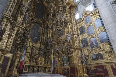 Mexico City, Mexico - 31 Ocak 2025: Cennete En Kutsanmış Bakire Meryem 'in varsayımının Metropolitan Katedrali.