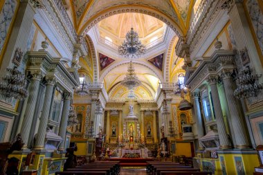 Guanajuato, Meksika - 12 Şubat 2025: Guanajuato Leydisi Üniversite Bazilikası, Meksika.