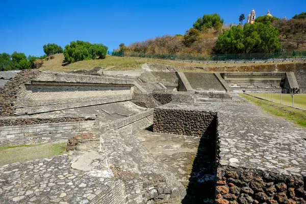 San Adres Cholula, Meksika - 22 Şubat 2025: Cholula Arkeolojik Bölgesi Puebla, Meksika yakınlarındaki tarihi bir bölgedir..