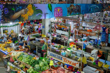 Juchitan de Zaragoza, Meksika - 10 Mart 2025: Juchitan de Zaragoza, Meksika 'da sebze satıcıları.
