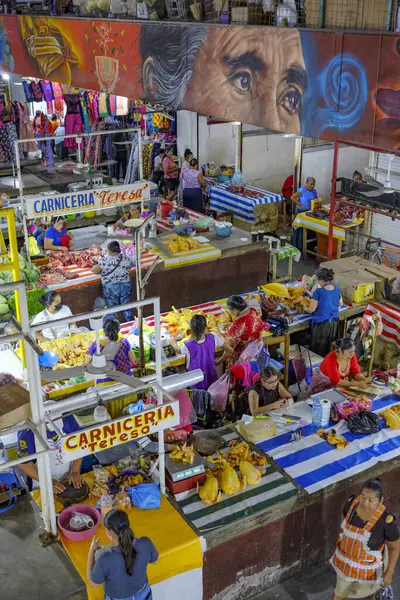 Juchitan de Zaragoza, Meksika - 10 Mart 2025: Juchitan de Zaragoza, Meksika 'da et satıcıları.