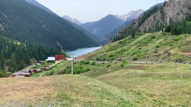 Almaty Kazakhstan Maggio 2023 Lago Blu Trova Mezzo Alle Montagne — Video Stock