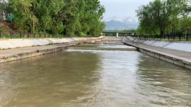 Almaty Kazakhstan Water Flowing Top Northern Tien Shan Mountains Next — Stock Video