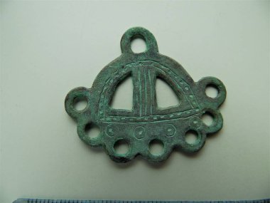 Açılış gürültülü kolye, Kievan Rus Slavlarının bronz madalyası 8-11 asır.