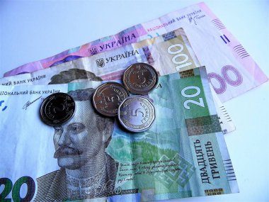 Farklı mezheplerden Ukrayna kağıt banknotları, yakın çekim