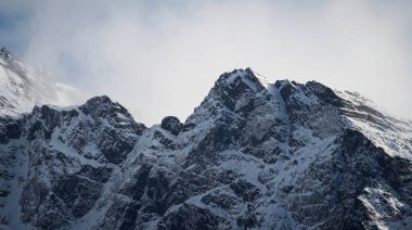 Alp dağlarının hava manzarası, Güney Alpleri 'nin beyaz karlı tepeleri, Yeni Zelanda Güney Adası Otago Southland.