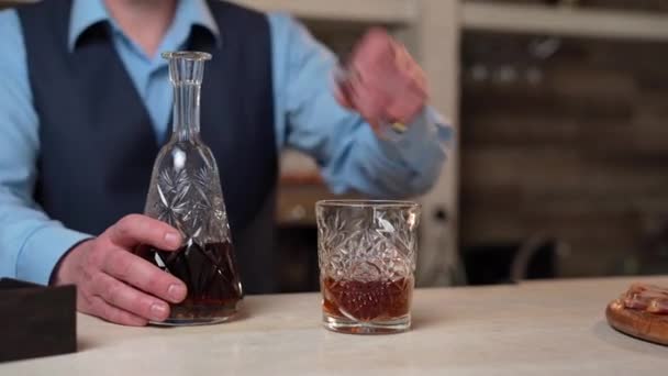 Close Hands Bartender Removes Whisky Bottle Bar Counter Bartender Blue — Video