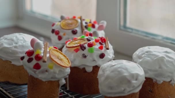 Yapımı Geleneksel Paskalya Pastalarının Yakın Çekimi Paskalya Pastası Pişiriyorum — Stok video
