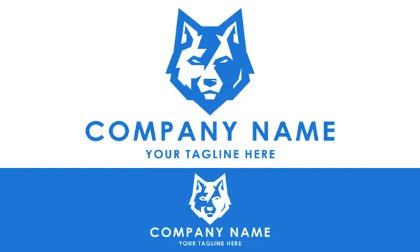 Blue Color Angry Wolf Head Logo Design — Stockový vektor