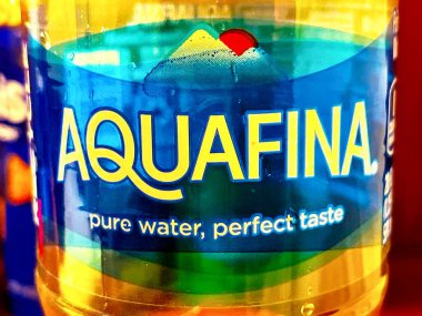 Şişedeki su çiçeği etiketi..