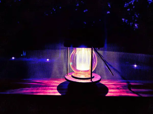 Geceleri güneş feneri 