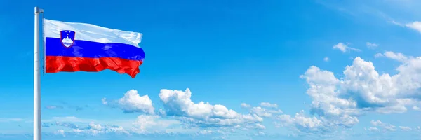 Slovenia Flag State Europe Flag Waving Blue Sky Beautiful Clouds — Fotografia de Stock