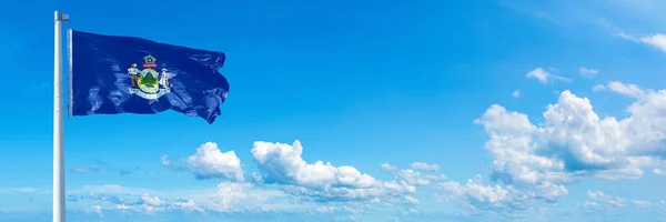 Maine Flag State Usa Flag Waving Blue Sky Beautiful Clouds — Fotografia de Stock