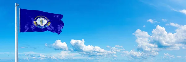 Kentucky Flag State Usa Flag Waving Blue Sky Beautiful Clouds — Zdjęcie stockowe