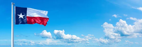 Texas Flag State Usa Flag Waving Blue Sky Beautiful Clouds ロイヤリティフリーのストック画像