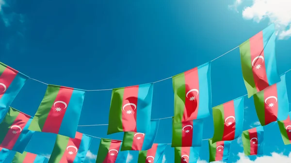 Azerbajdzjans Flagga Mot Himlen Flaggor Hängande Vertikalt — Stockfoto