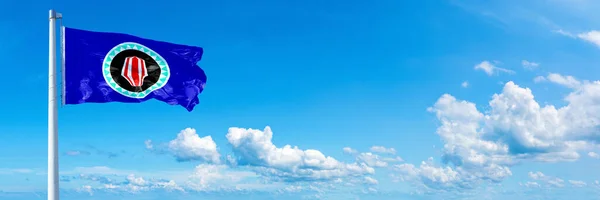 布干维尔自治区 澳大利亚的一个州 在美丽的云彩中 蓝天飘扬着国旗 水平旗 — 图库照片