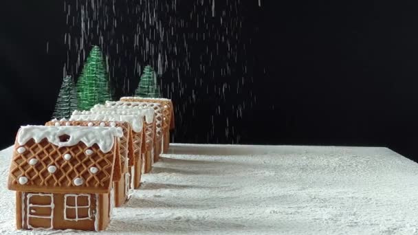 Gökyüzünden Kar Yağan Yapımı Zencefilli Kurabiye Evleri Noel Konsepti — Stok video