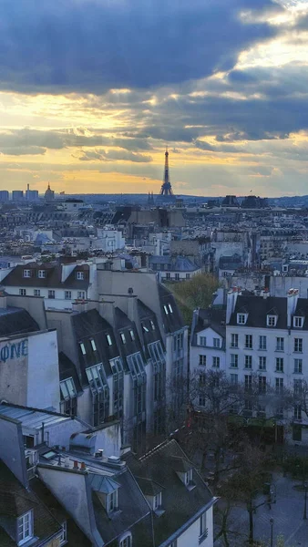 Panorámás Kilátás Párizs Tetejére Eiffel Toronnyal Franciaországba Naplemente Párizsban — Stock Fotó