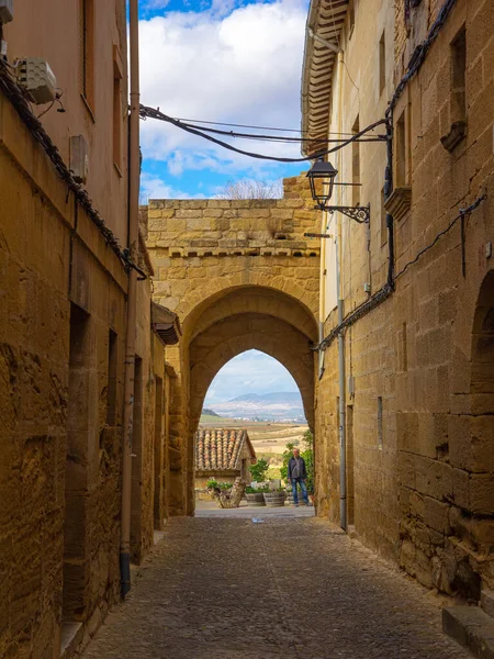 Rua Típica Aldeia Briones Rioja Espanha Com Arcos Pedra Mansões — Fotografia de Stock