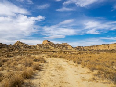 Navarra, İspanya 'daki Las Bardenas Reales doğal parkının jeolojik oluşumları