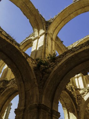 St. Mary 's Rioseco Manastırı, Ebro Nehri' nin kıyısında, Manzanedo Vadisi 'nde (İspanya) yer alır.).