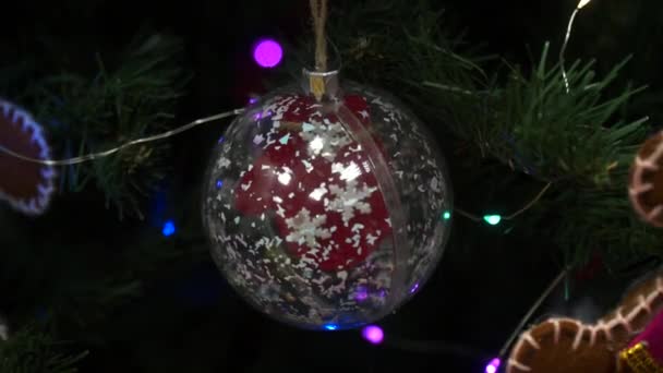 Decoración Año Nuevo Árbol Navidad Vídeo Con Desenfoque Primer Plano — Vídeo de stock