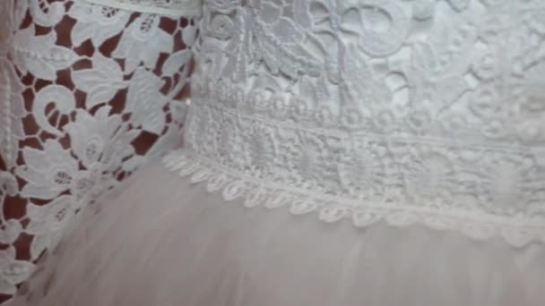 Cinturón Las Novias Visten Cerca Vestido Novia Blanco Cámara Mueve — Vídeo de stock