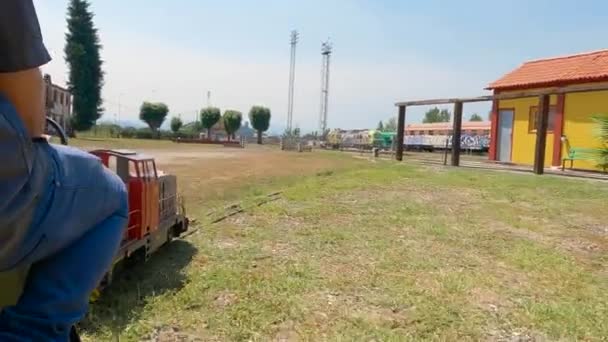 Monforte Lemos Lugo Spanien 2022 Fahrt Mit Dem Elektrischen Minizug — Stockvideo