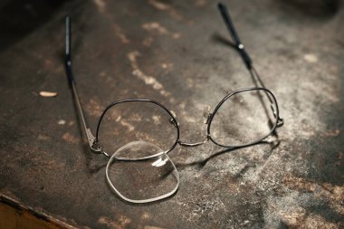 Siyah Gözlüklü Beyaz Gözlüklü. Yüksek kalite fotoğraf