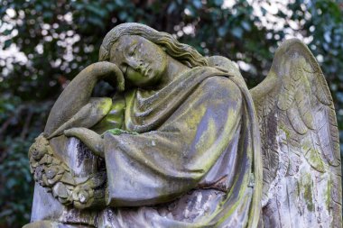 Tarihi heykel üzerinde gizemli eski Prag Mezarlığı, Çek Cumhuriyeti