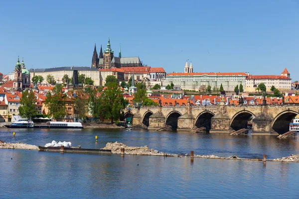 Primavera Colorido Praga Ciudad Pequeña Con Castillo Gótico Sobre Río — Foto de Stock