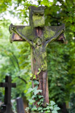 Tarihi heykel üzerinde gizemli eski Prag Mezarlığı, Çek Cumhuriyeti