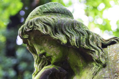 Tarihi heykel üzerinde gizemli eski Prag Mezarlığı, Çek Cumhuriyeti