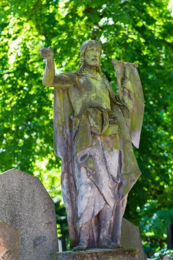 Tarihi heykel üzerinde gizemli eski Prag Mezarlığı, Çek Cumhuriyeti