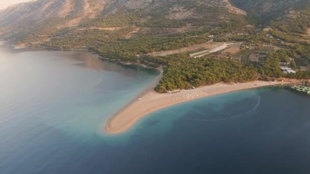 Famosa Playa Cuerno Oro Croacia Isla Brac — Vídeos de Stock