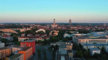 Augsburg şehir merkezinin en üst manzarası. St. Ulrich Kilisesi.