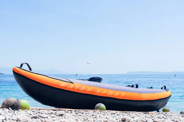 Deniz kıyısında üzerinde 