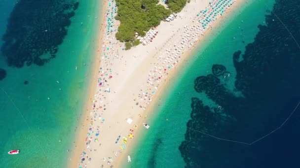 Híres Aranyszarv Strand Horvátországban Brac Szigeten — Stock videók