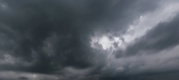 Cielo Oscuro Con Nubes Pesadas Convergiendo Una Tormenta Violenta Antes — Foto de Stock