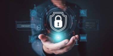 Siber güvenlik ve gizlilik koruması dijital ağ güvenlik sistemi ve güvenli veri konsepti. İş adamları güvenlik duvarı kullanırlar. Şifre bilgilerini suç, virüs ve hacker 'lardan korurlar.