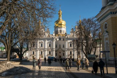 Ukrayna 'nın başkenti Kyiv' de bulunan Kyiv Pechersk Lavra 'nın ana Katedrali Kutsal Katedral Katedrali, Şubat 2023. Yüksek kalite fotoğraf